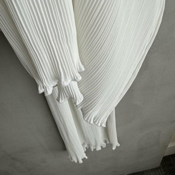 GOOD AMERICAN White Plisse Georgette Wide Leg Pleated Pants - Picture 7 of 9